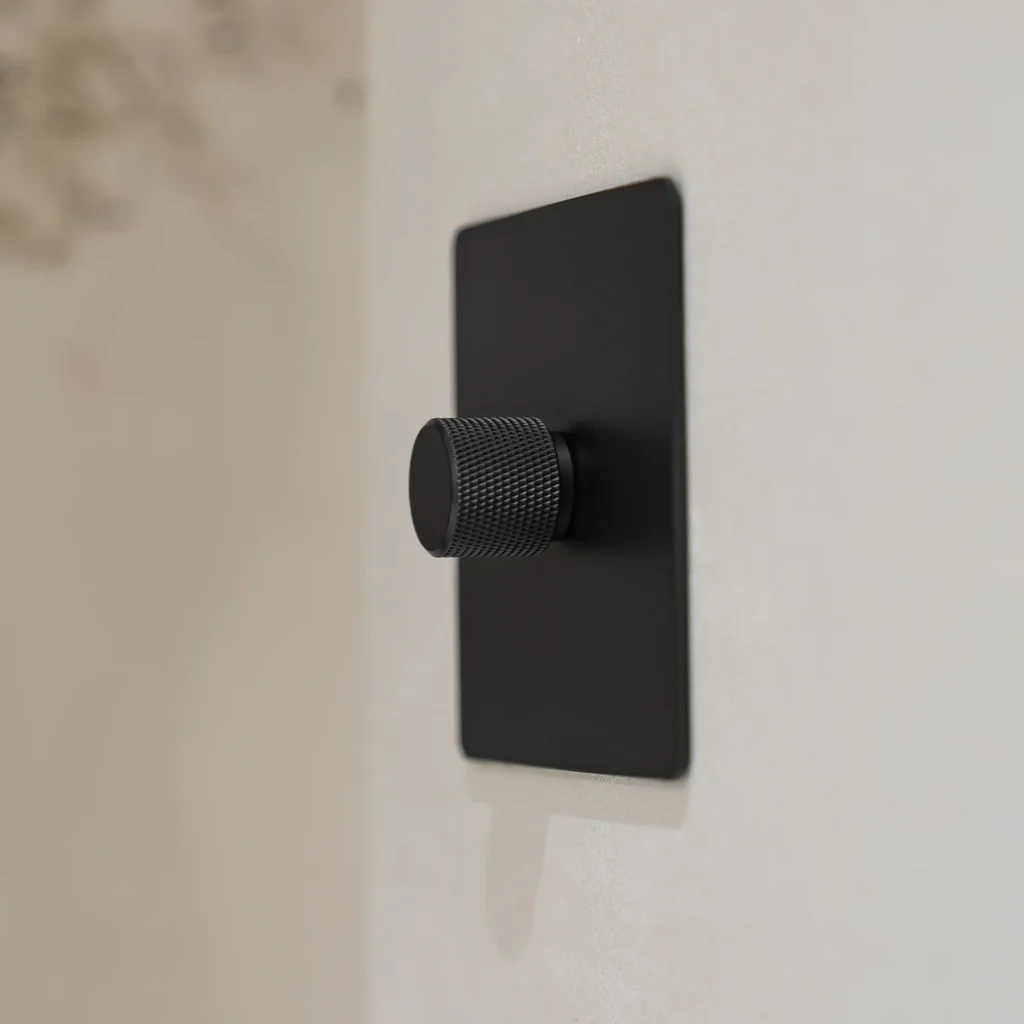 black 1 gang dimmer switch, 250W